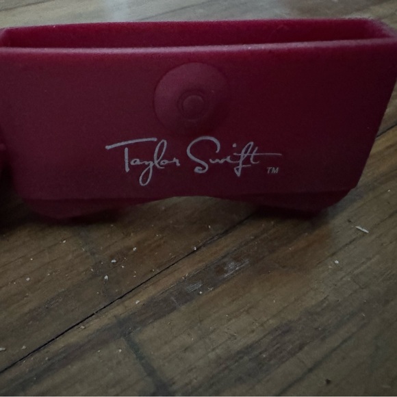 Taylor Swift OLD phone amplifier - Picture 4 of 4
